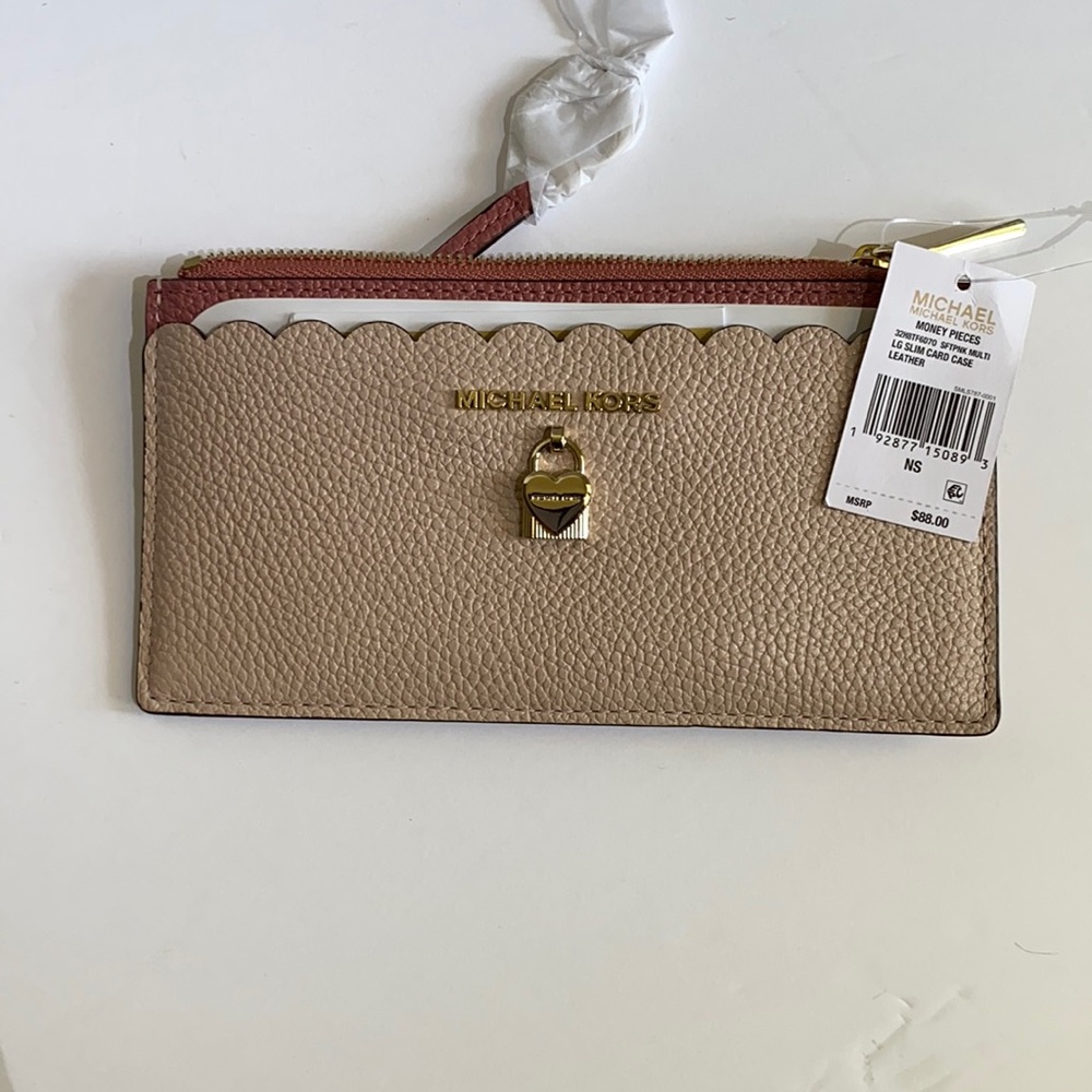 MICHAEL Michael Kors Soft Pink Scalloped Two-Toned Pebble Leather Wallet